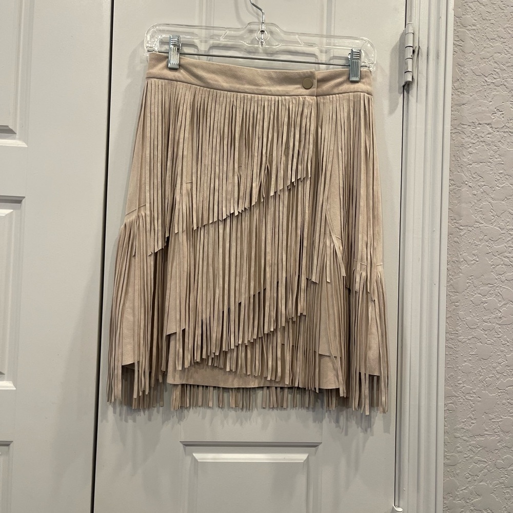 Zara Woman’s Fringe Mini Skirt Size: Small Preloved with No notable Flaws